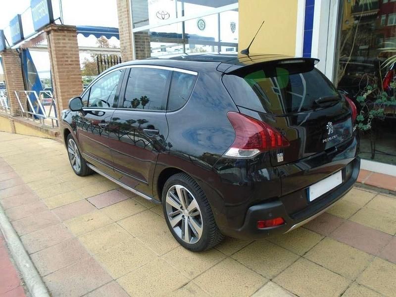 Usado Peugeot 3008 200 CV (147 kW) 2015 Negro Familiar