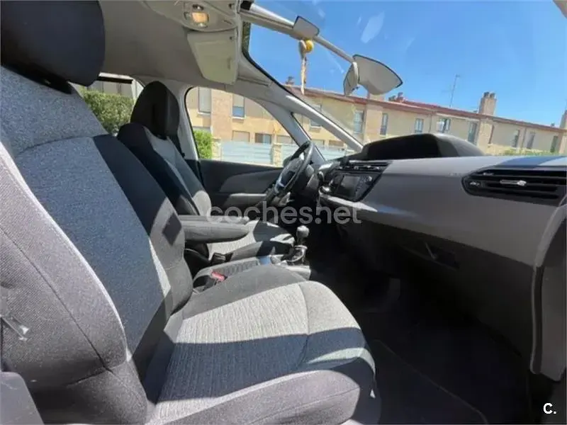 Usado Citroën C4 Picasso Live 120 CV (88 kW) 2016 Blanco Monovolumen