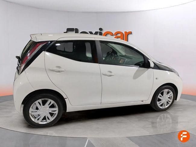 Usado Toyota Aygo X-play 69 CV (50 kW) 2017 Blanco Utilitario