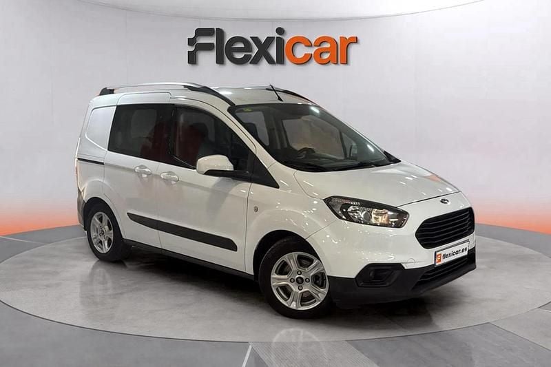 Blanco Usado 2018 Ford Tourneo Courier Ambiente Monovolumen | 8990 € (Buen precio) - Imagen 1/4