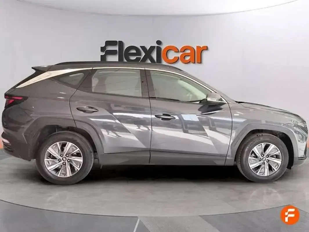 Usado Hyundai Tucson 136 CV (100 kW) 2022 Gris SUV