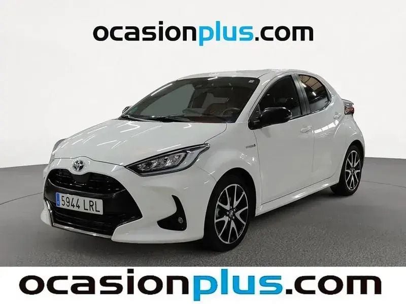 Blanco Usado 2021 Toyota Yaris Hybrid Style Utilitario | 18.091 € (Buen precio) - Imagen 1/4