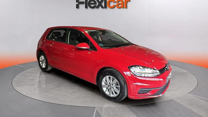 Usado VW Golf VII Advance 115 CV (84 kW) 2020 Rojo Berlina