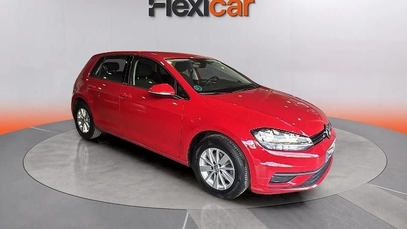 Usado VW Golf VII Advance 116 CV (85 kW) 2020 Rojo Berlina