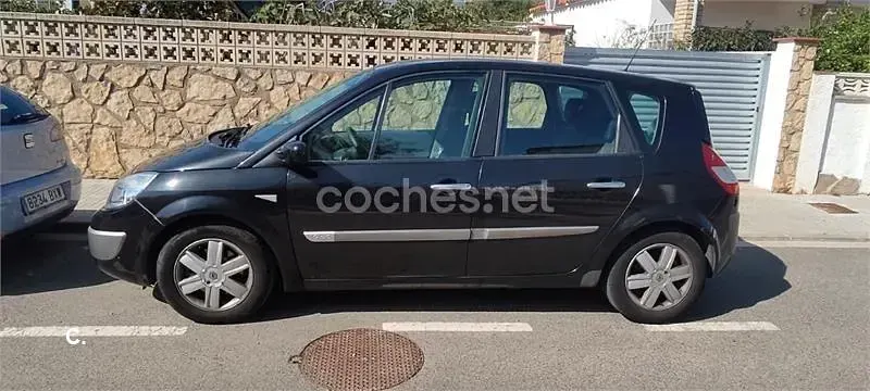 Usado Renault Scenic E-Tech Dynamique 130 CV (95 kW) 2006 Negro Monovolumen
