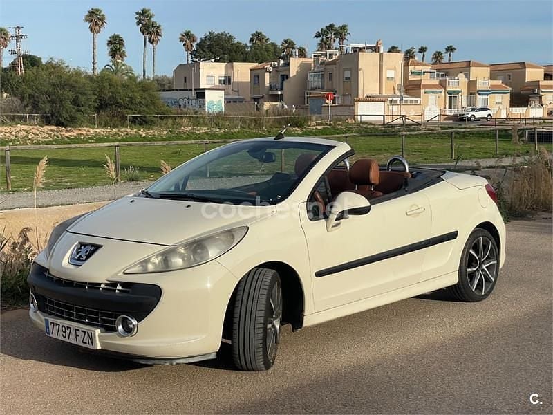Usado Peugeot 207 CC Sport 110 CV (80 kW) 2008 Blanco Descapotable