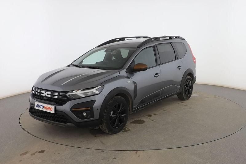 Gris Usado 2024 Dacia Jogger Extreme Monovolumen | 23.999 € (Precio justo) - Imagen 1/3
