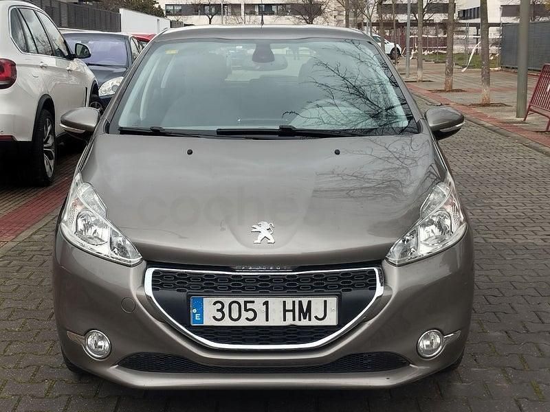 Usado Peugeot 208 Access 82 CV (60 kW) 2012 Beige Utilitario