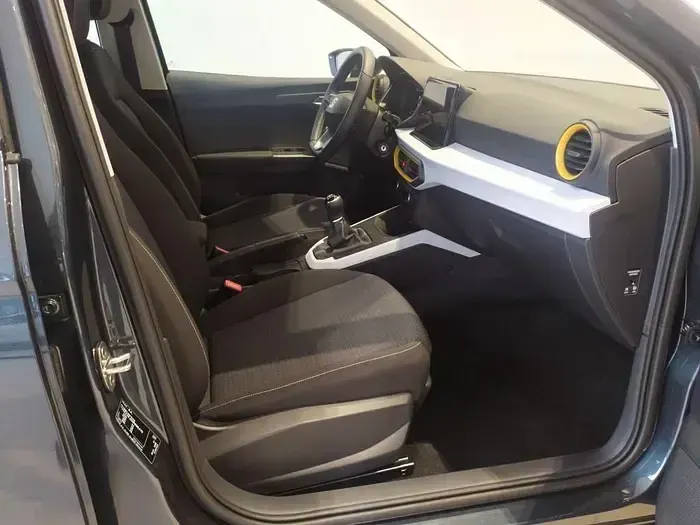 Usado Seat Arona Style 115 CV (84 kW) 2025 Gris SUV