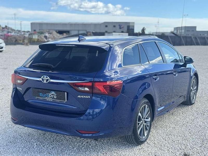 Usado Toyota Avensis Advance 143 CV (105 kW) 2015 Azul Familiar