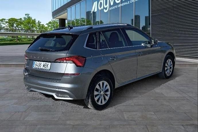 Usado Skoda Kamiq Ambition 110 CV (80 kW) 2022 SUV