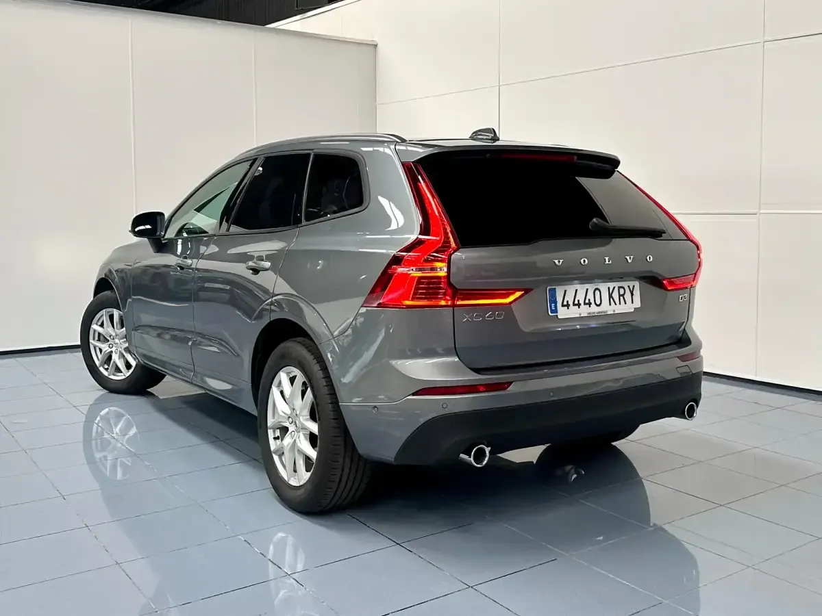 Usado Volvo XC60 Momentum 150 CV (110 kW) 2018 Gris SUV