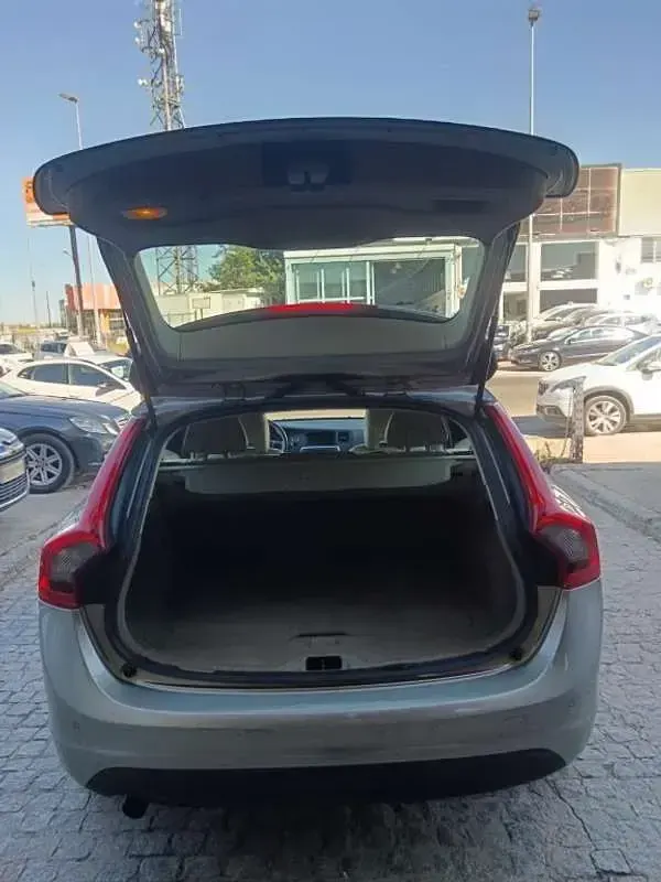 Usado Volvo V60 Summum 163 CV (119 kW) 2011 Beige Familiar