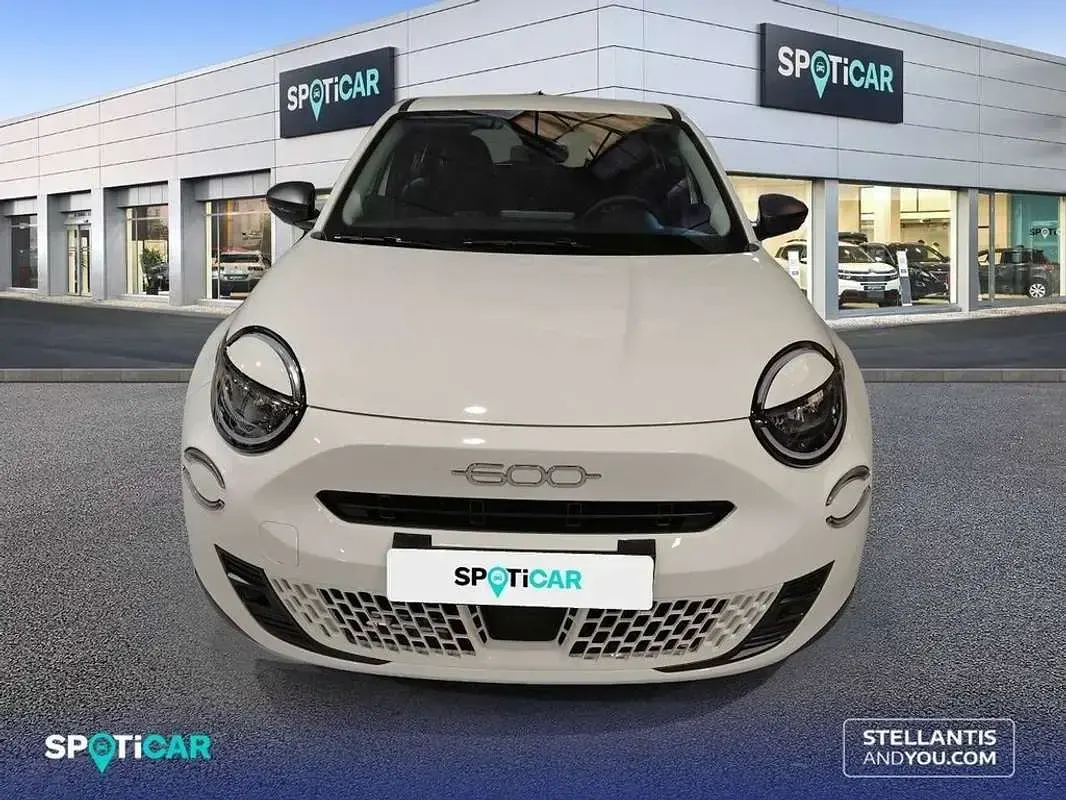 Usado Fiat 600 Pop 111 CV (81 kW) 2026 Blanco SUV