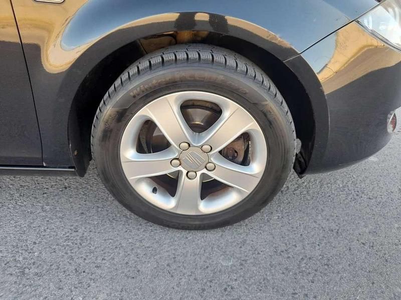 Usado Seat Leon Reference 90 CV (66 kW) 2009 Negro Utilitario