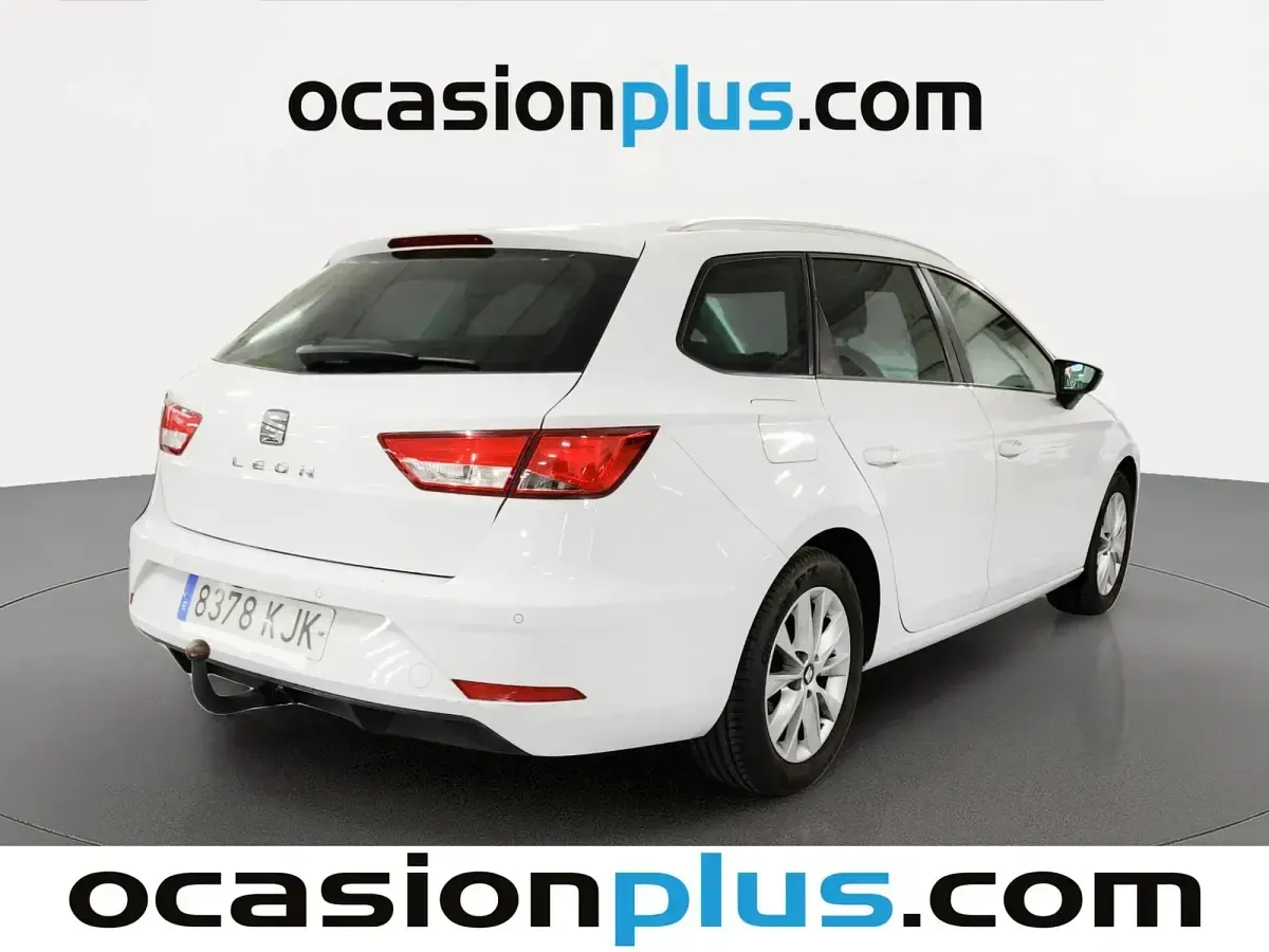 Usado Seat Leon Style 115 CV (84 kW) 2018 Blanco Monovolumen