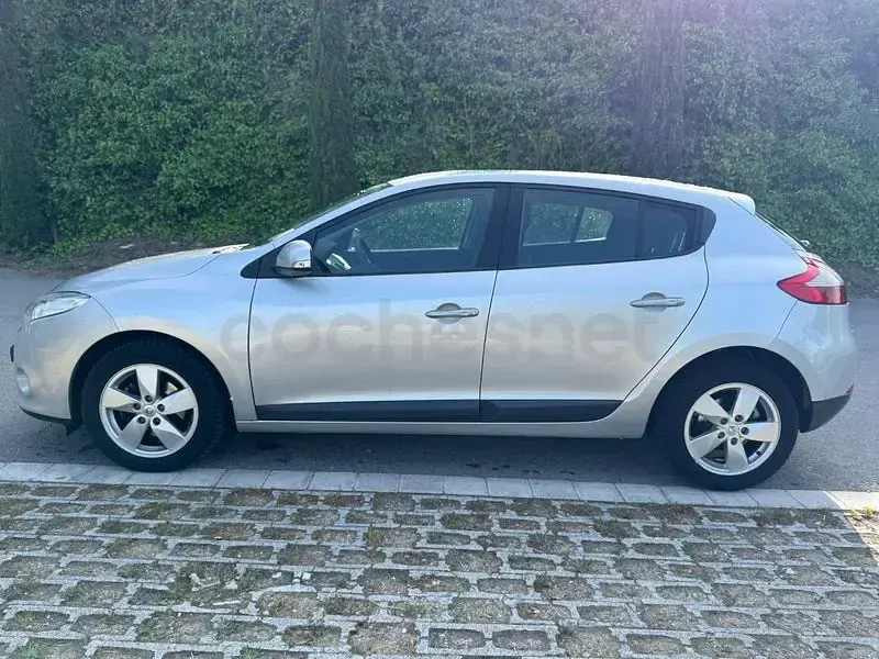 Occasion Renault Mégane Dynamique 105 PK (77 kW) 2010 Grijs Sedan