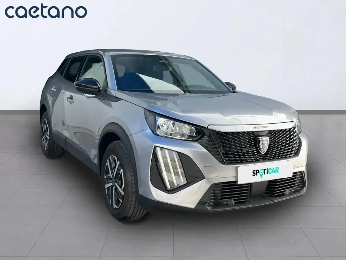 Usado Peugeot 2008 Style 110 CV (80 kW) 2026 Gris SUV