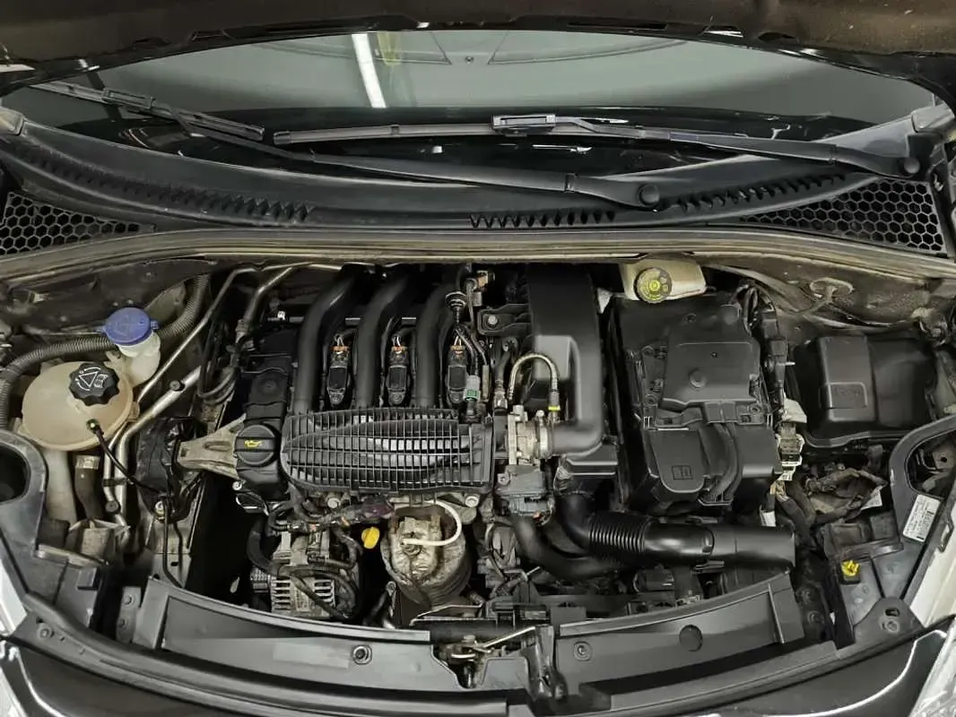 Usado Citroën C3 Feel 82 CV (60 kW) 2015 Negro Utilitario
