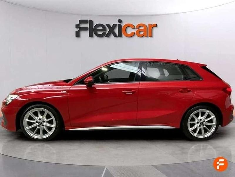 Usado Audi A3 Sportback S-Line 150 CV (110 kW) 2023 Rojo Utilitario