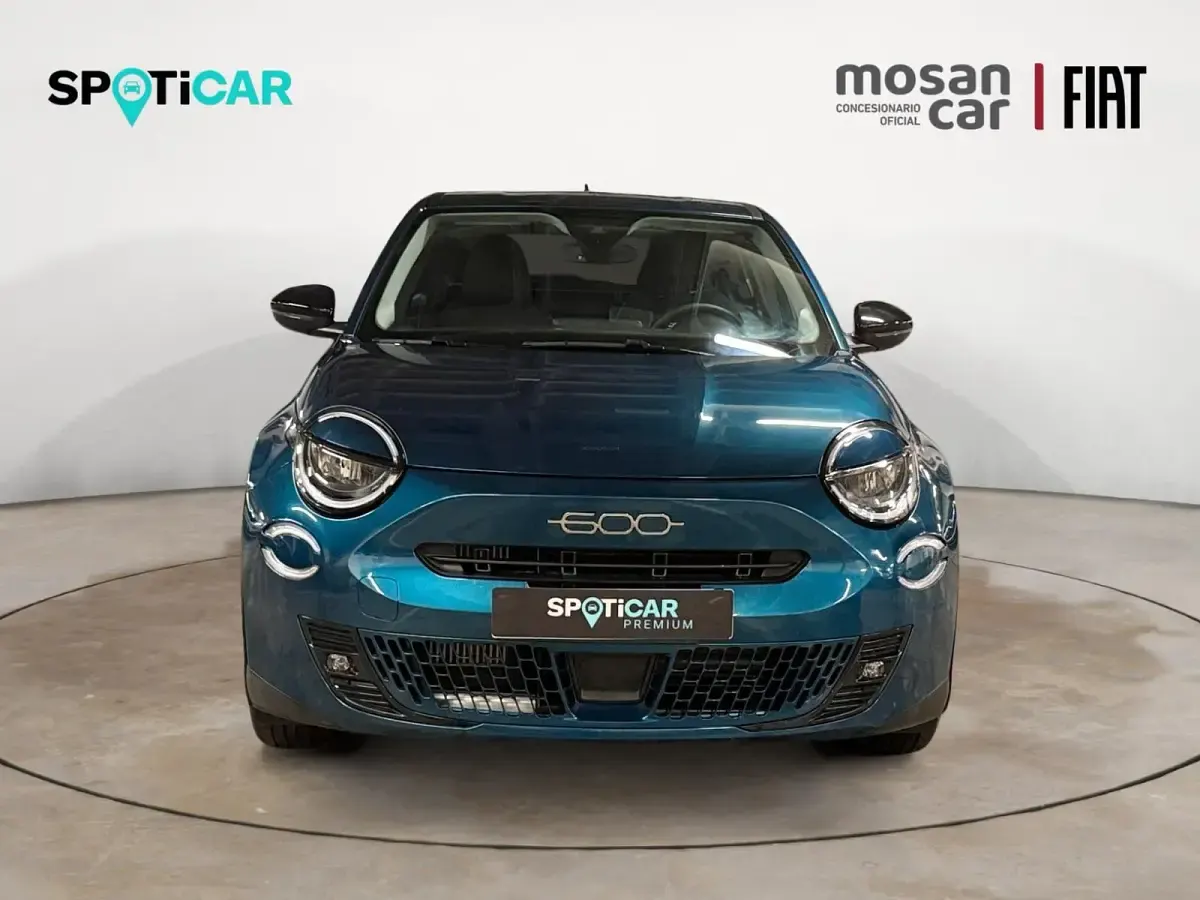 Usado Fiat 600 Mirror 100 CV (73 kW) 2025 Verde oceano SUV