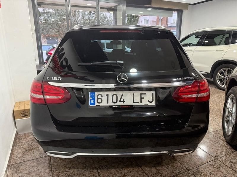 Usado Mercedes C220 170 CV (125 kW) 2015 Negro Familiar