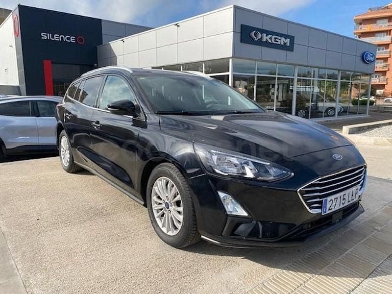 Usado Ford Focus Titanium 120 CV (88 kW) 2020 Negro Familiar