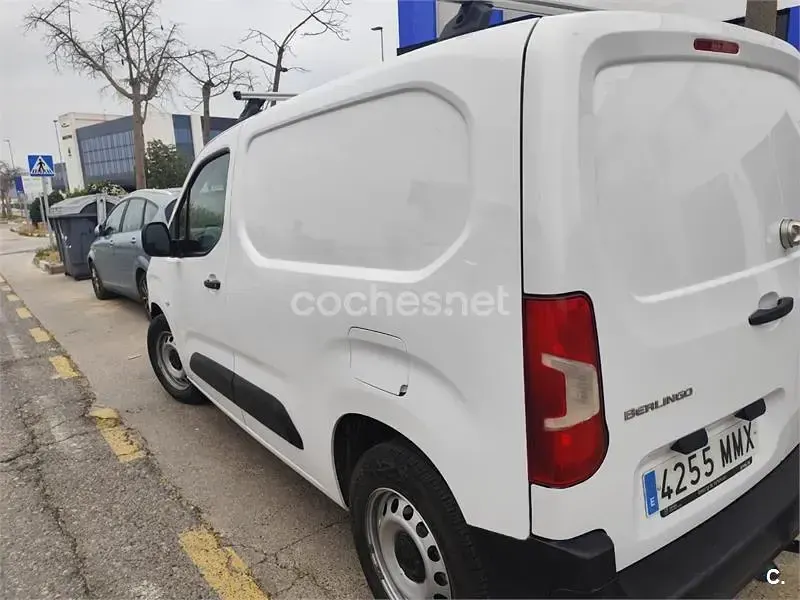 Usado Citroën Berlingo Feel 102 CV (75 kW) 2024 Blanco Monovolumen