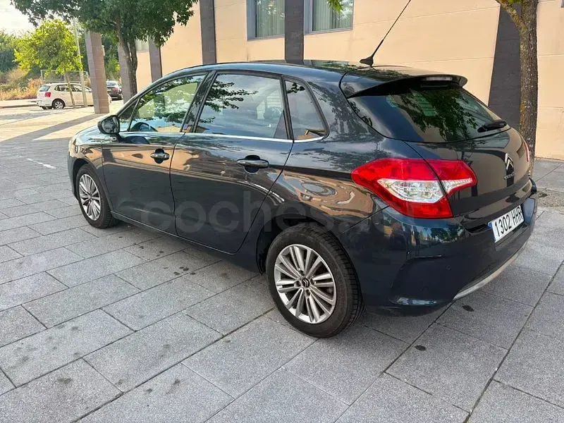 Usado Citroën C4 Seduction 92 CV (67 kW) 2012 Azul Berlina