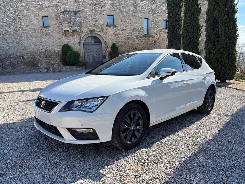 Usado Seat Leon Style 115 CV (84 kW) 2019 Blanco