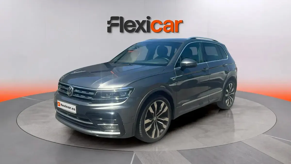 Usado VW Tiguan Sportline 150 CV (110 kW) 2019 Gris SUV