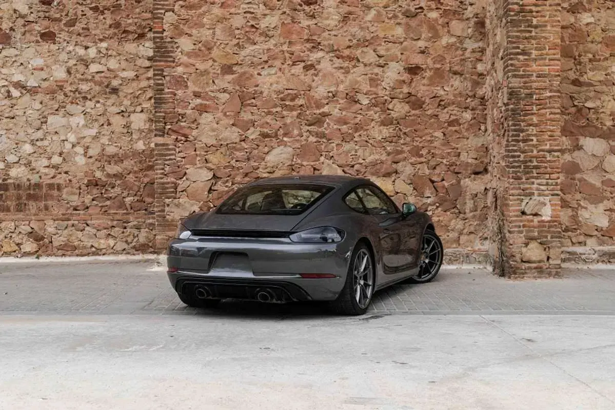 Usado Porsche Cayman GTS 400 CV (294 kW) 2022 Gris Coupe
