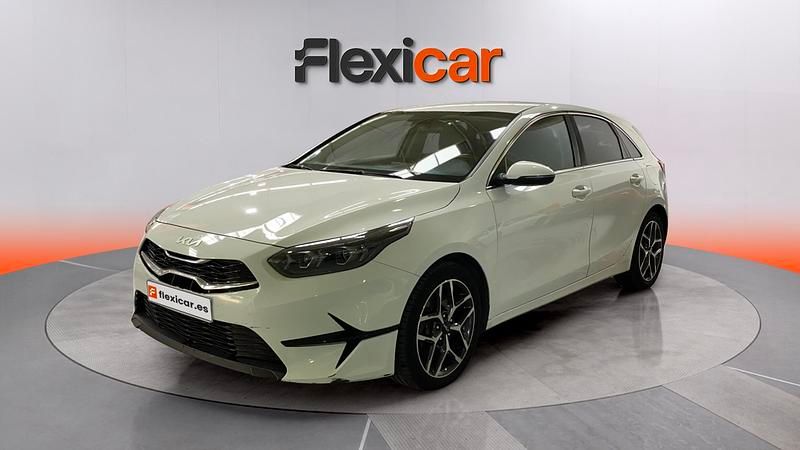 Usado Kia Ceed 100 CV (73 kW) 2021 Blanco Utilitario