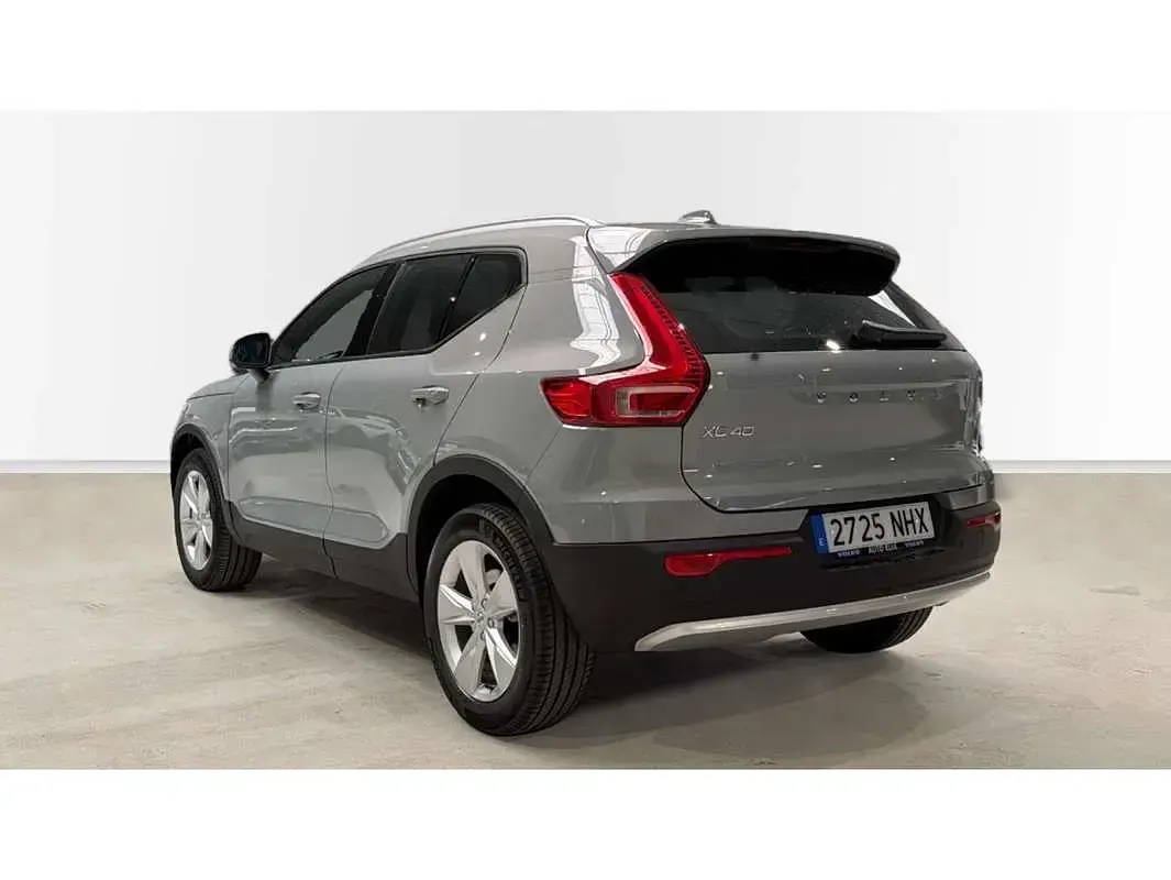 Nuevo Volvo XC40 Core 2025 Gris SUV