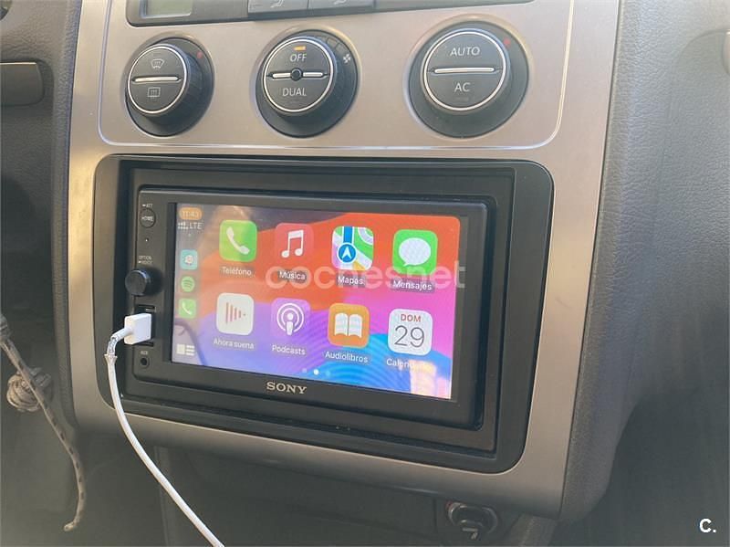 Usado VW Touran Highline 140 CV (102 kW) 2008 Gris / plata Monovolumen