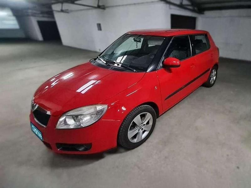 Usado Skoda Fabia 60 HP (44 kW) 2010 Vermelho Citadino