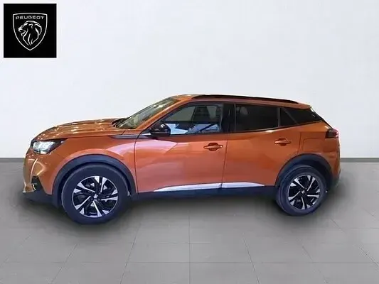 Usado Peugeot 2008 Allure 130 CV (95 kW) 2022 Naranja SUV
