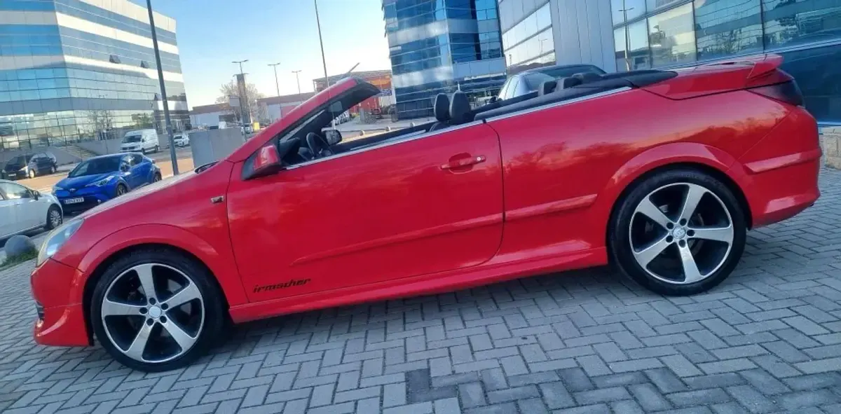Usado Opel Astra Cosmo 150 CV (110 kW) 2008 Rojo Descapotable