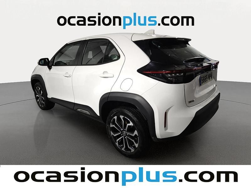 Usado Toyota Yaris Hybrid Active 116 CV (85 kW) 2024 Blanco Pickup/Camioneta