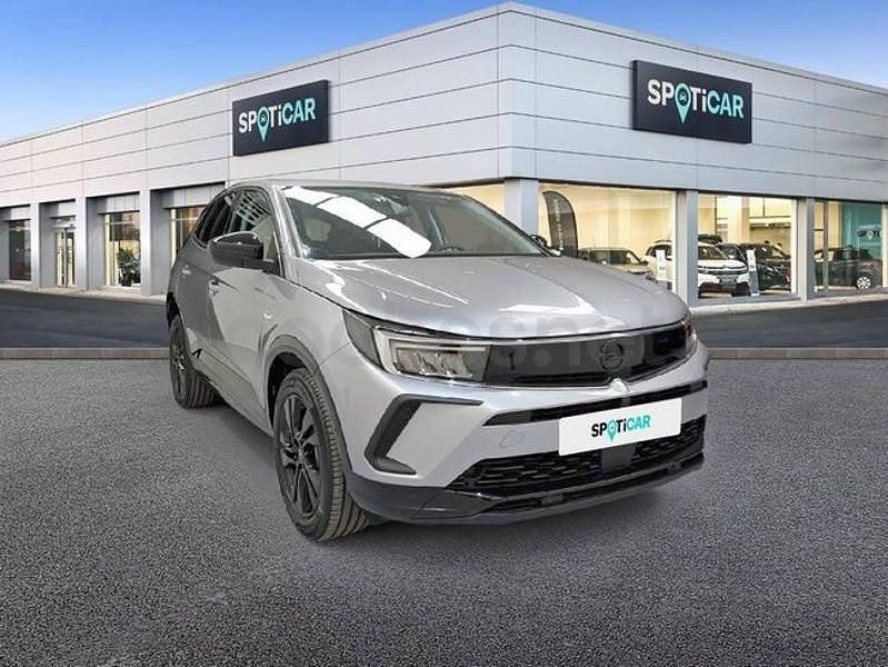 Usado Opel Grandland X 130 CV (95 kW) 2024 Gris / plata SUV