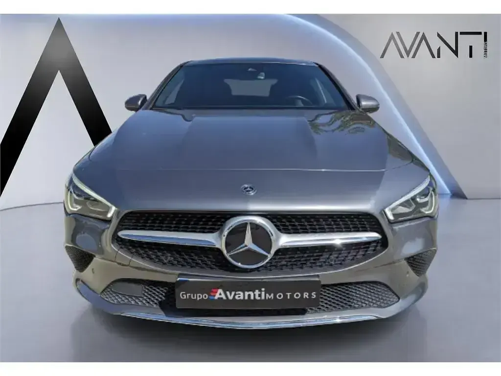 Usado Mercedes CLA200 163 CV (119 kW) 2019 Gris Berlina