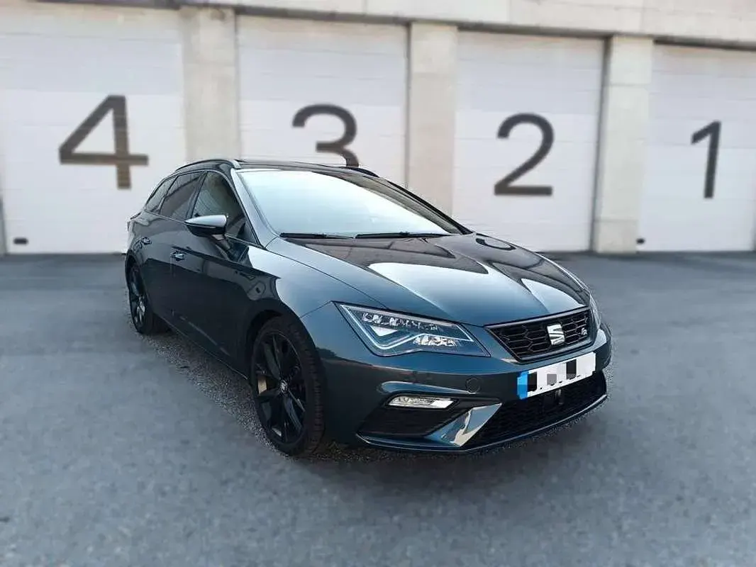 Usado Seat Leon ST FR 150 CV (110 kW) 2020 Gris Familiar