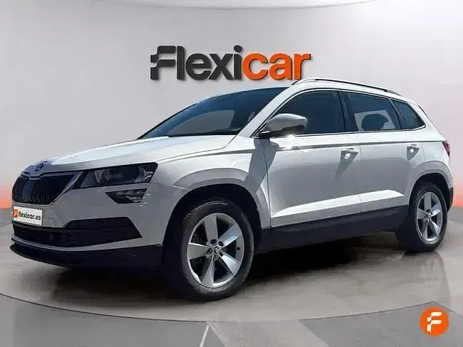 Usado Skoda Karoq Ambition 150 CV (110 kW) 2021 Blanco SUV
