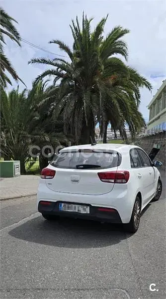 Usado Kia Rio Sport 84 CV (61 kW) 2022 Blanco Berlina