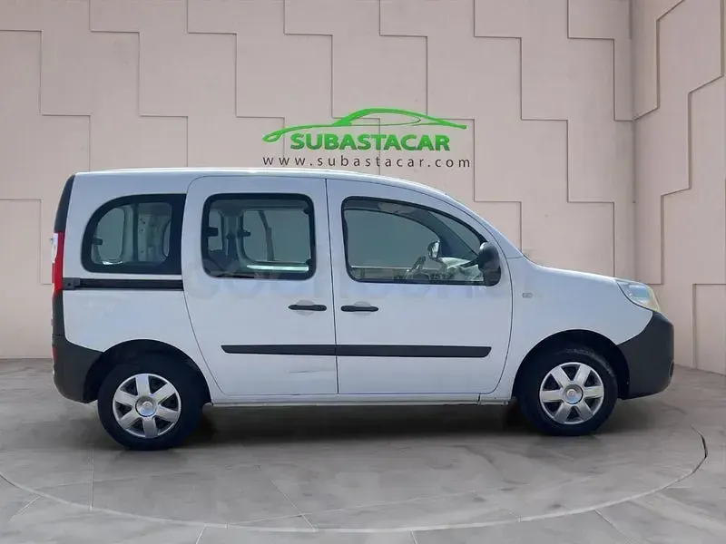 Usado Renault Kangoo 75 CV (55 kW) 2015 Blanco Monovolumen