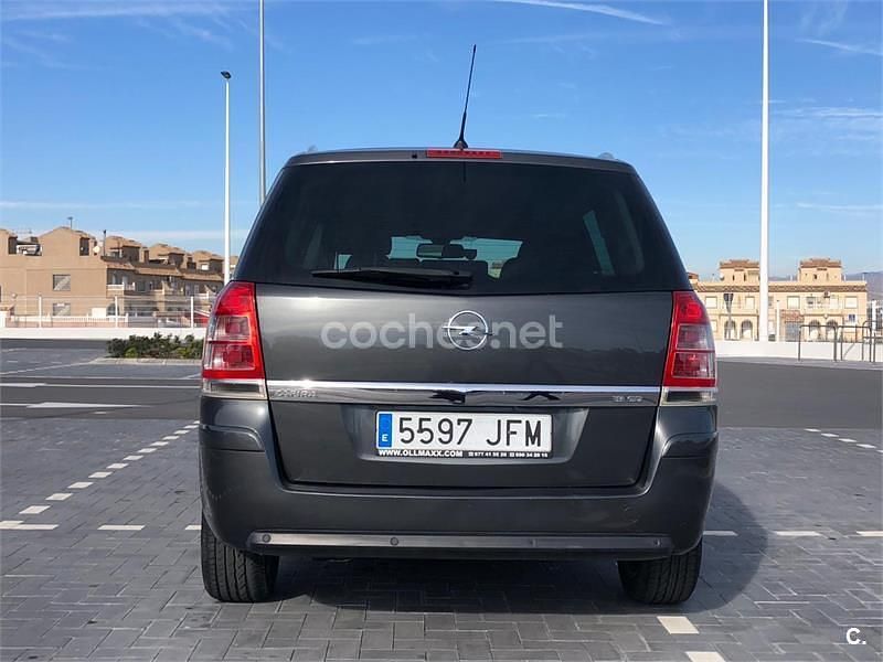 Gris / plata Usado 2009 Opel Zafira Cosmo Monovolumen | 5500 € (Precio justo) - Imagen 1/4