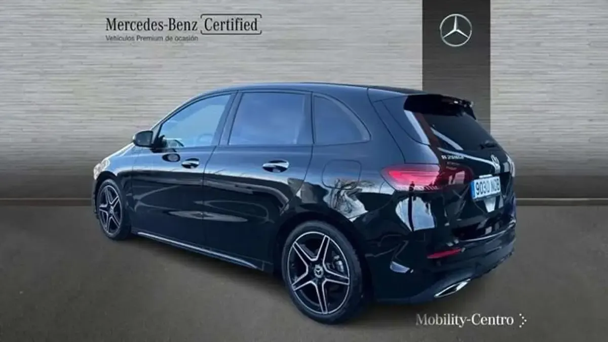 Usado Mercedes B200 150 CV (110 kW) 2025 Negro Utilitario