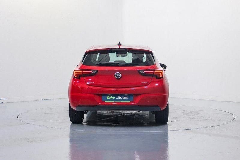 Usado Opel Astra Dynamic 150 CV (110 kW) 2016 Negro Berlina