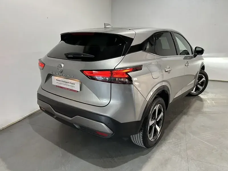 Usado Nissan Qashqai N-Connecta 140 CV (102 kW) 2024 Gris / plata SUV