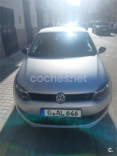 Usado VW Polo Advance 70 CV (51 kW) 2014 Gris / plata Berlina